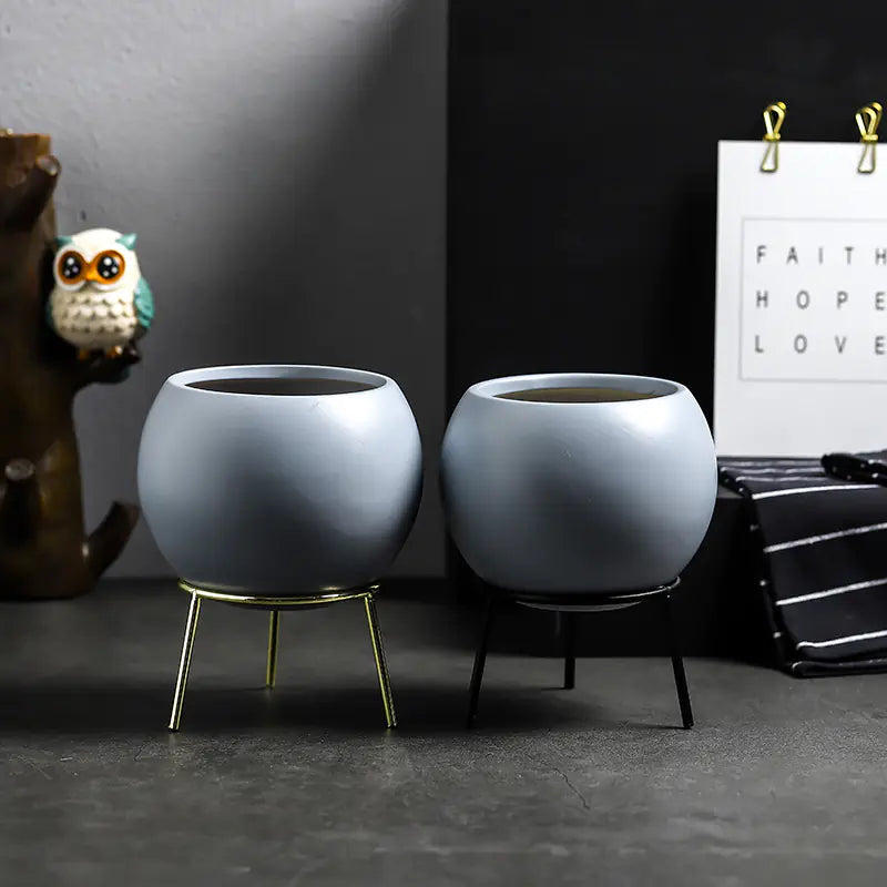 Scandinavian Iron Succulent Display with Ceramic Pots